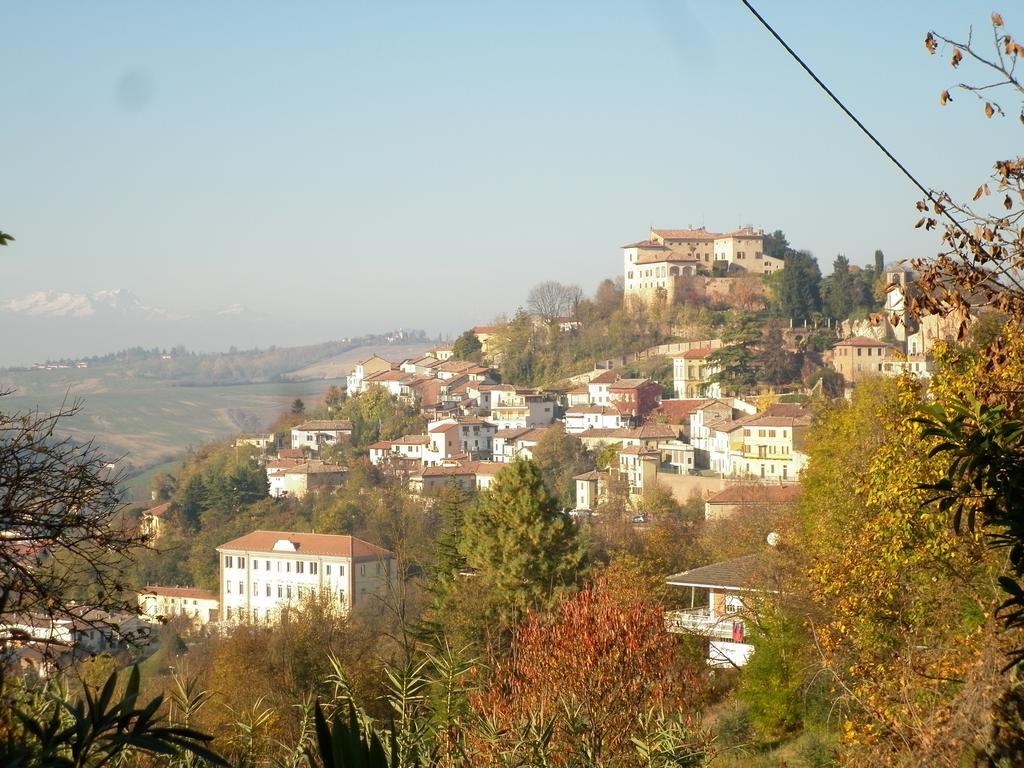 La Terrazza Sul Monferrato Lägenhet Ozzano Monferrato Rum bild